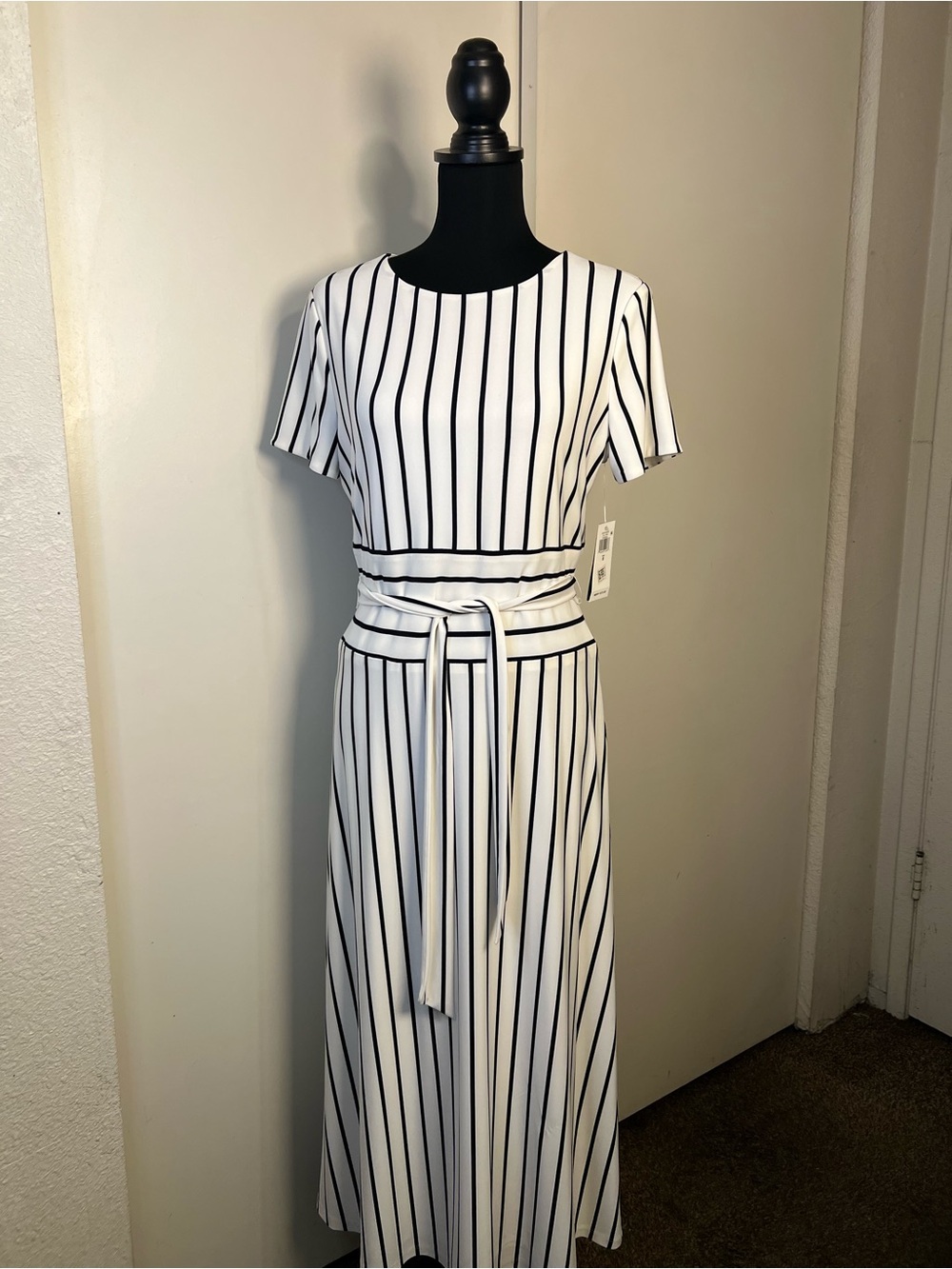 Ralph Lauren White Maxi Dress with Black Vertical Stripes and Waist Tie - Picture 7 of 8